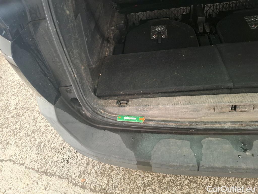  Peugeot  5008 PEUGEOT  2016 5P SUV Puretech 130 ACCESS #58