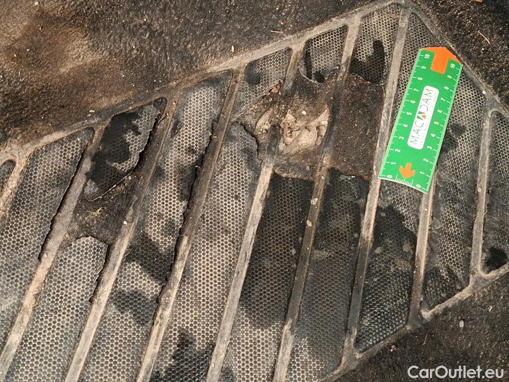  Peugeot  5008 PEUGEOT  2016 5P SUV Puretech 130 ACCESS #8