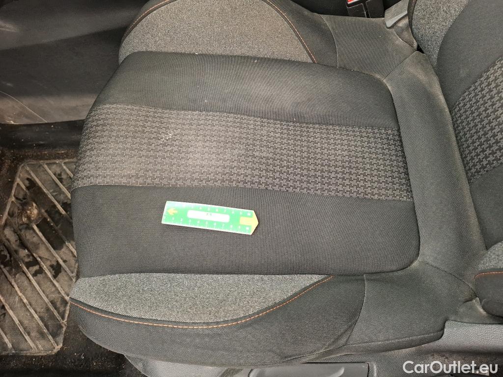  Peugeot  5008 PEUGEOT  2016 5P SUV Puretech 130 ACCESS #82