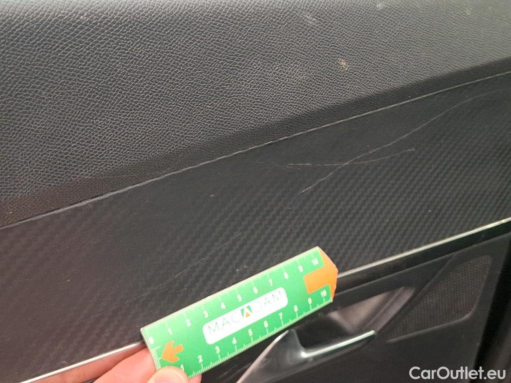  Peugeot  5008 PEUGEOT  2016 5P SUV Puretech 130 ACCESS #67