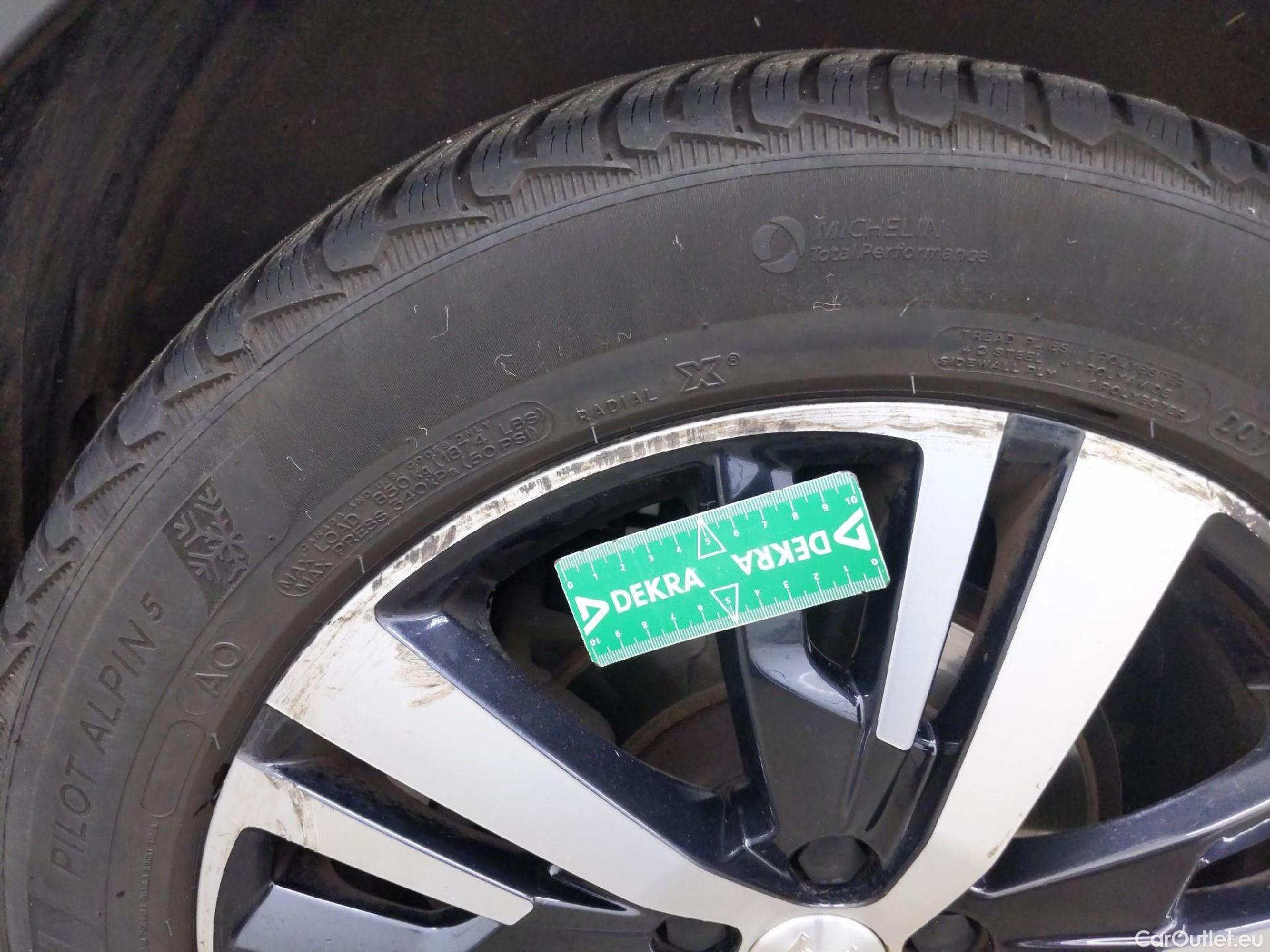  Peugeot  5008  Allure Business 1.5 HDi 130CV BVM6 7 Sieges E6dT #40