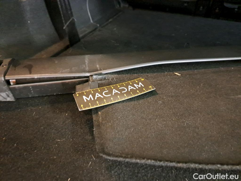  Peugeot  5008 PEUGEOT   2020  5P  SUV BlueHDi 130  EAT8 Allure #4