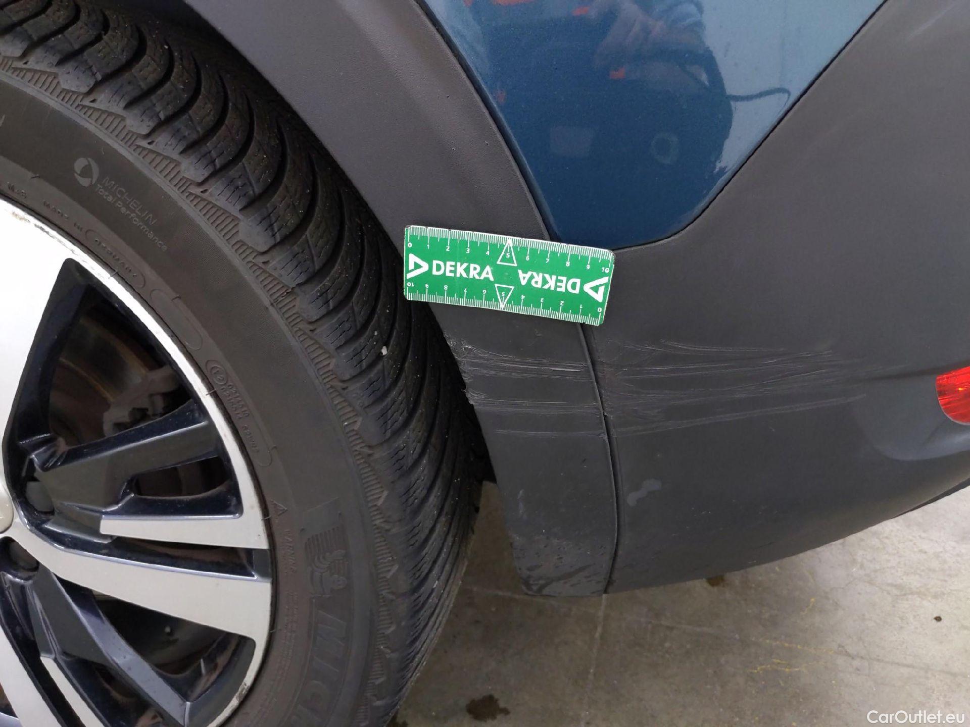  Peugeot  5008  Allure Business 1.5 HDi 130CV BVM6 7 Sieges E6dT #35