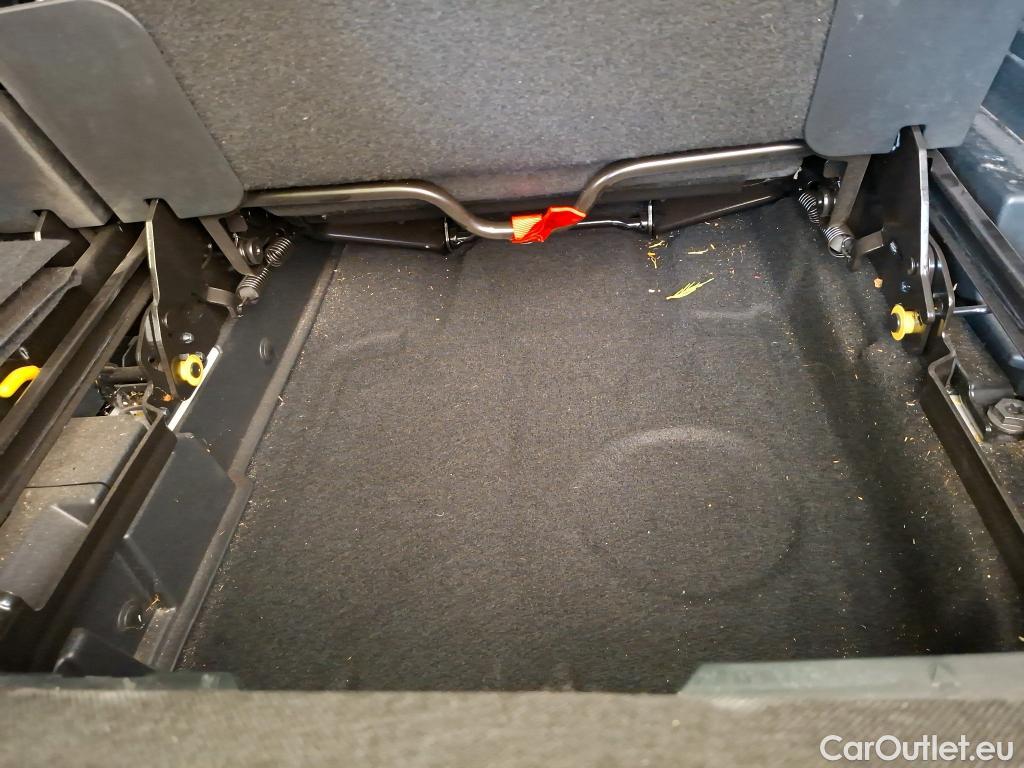  Peugeot  5008  Active Pack 1.5 HDi 130CV BVM6 7 Sieges E6d #15