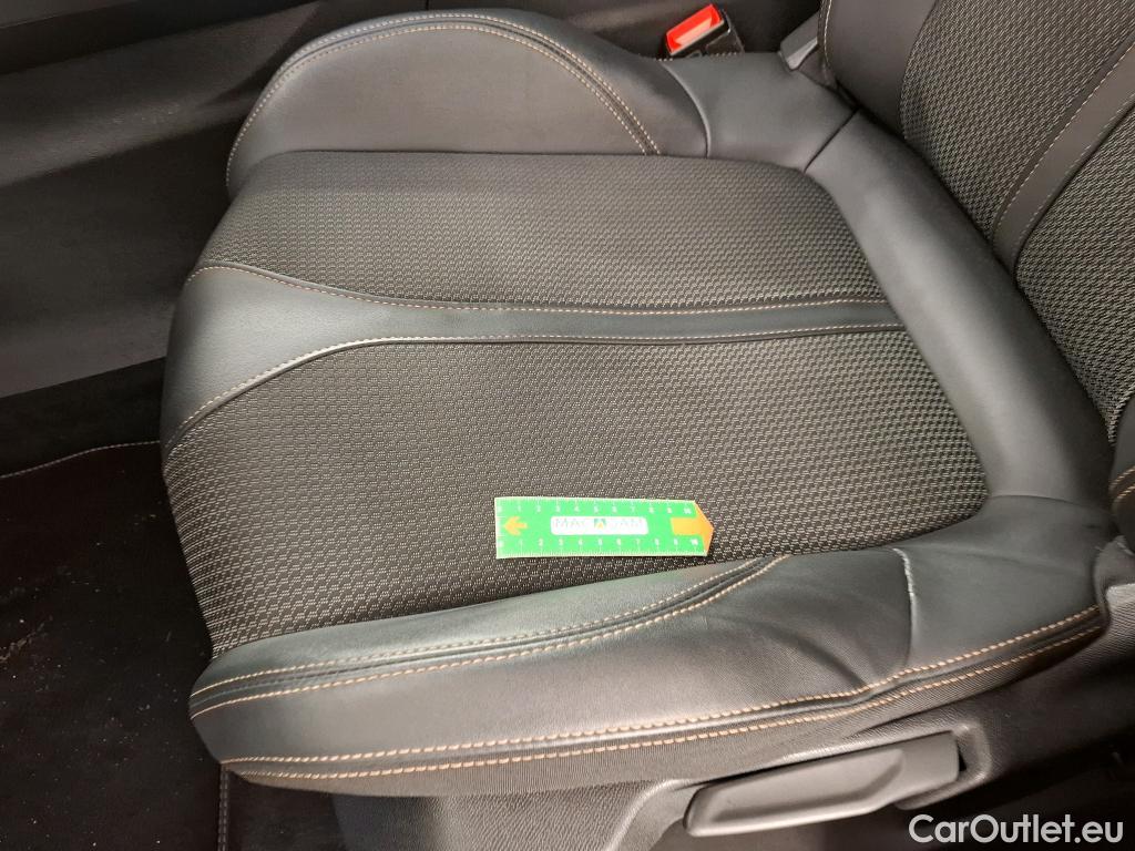  Peugeot  5008 PEUGEOT  / 2020 / 5P / SUV BlueHDi 130 S&S EAT8 GT #3