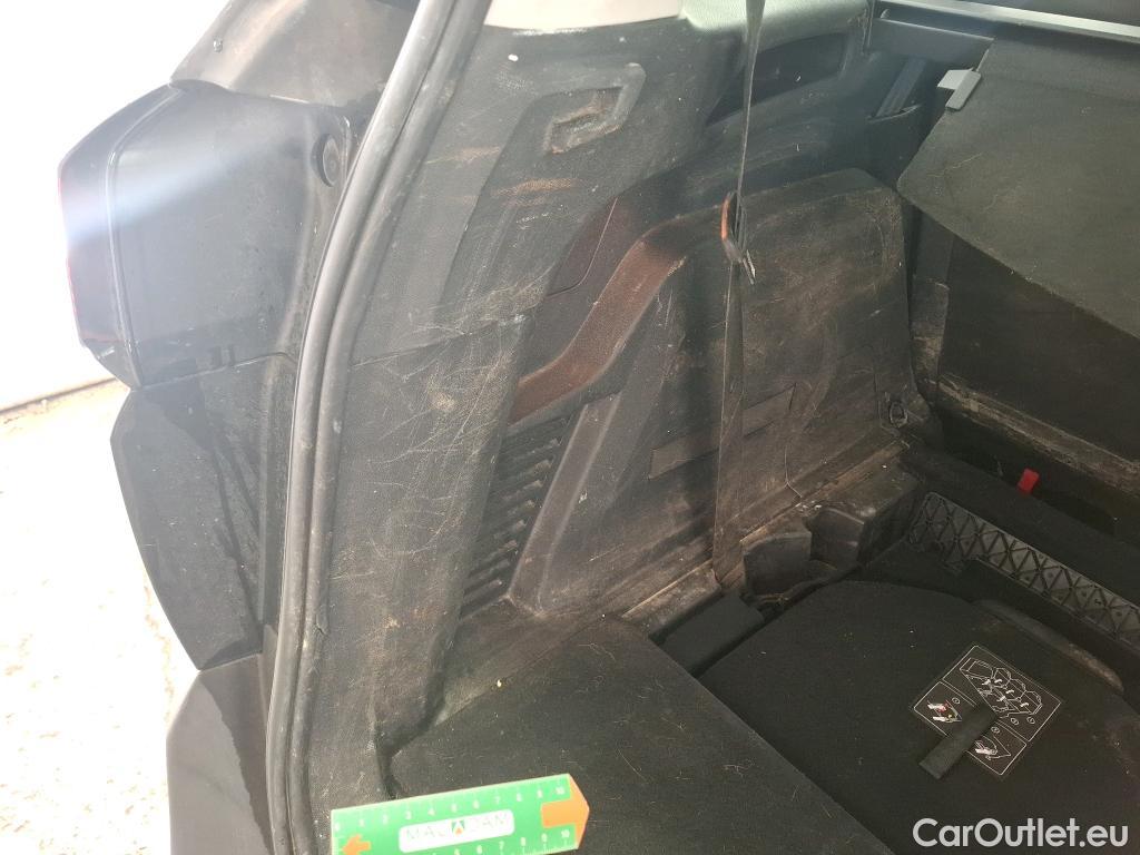  Peugeot  5008 PEUGEOT  2016 5P SUV Puretech 130 ACCESS #11