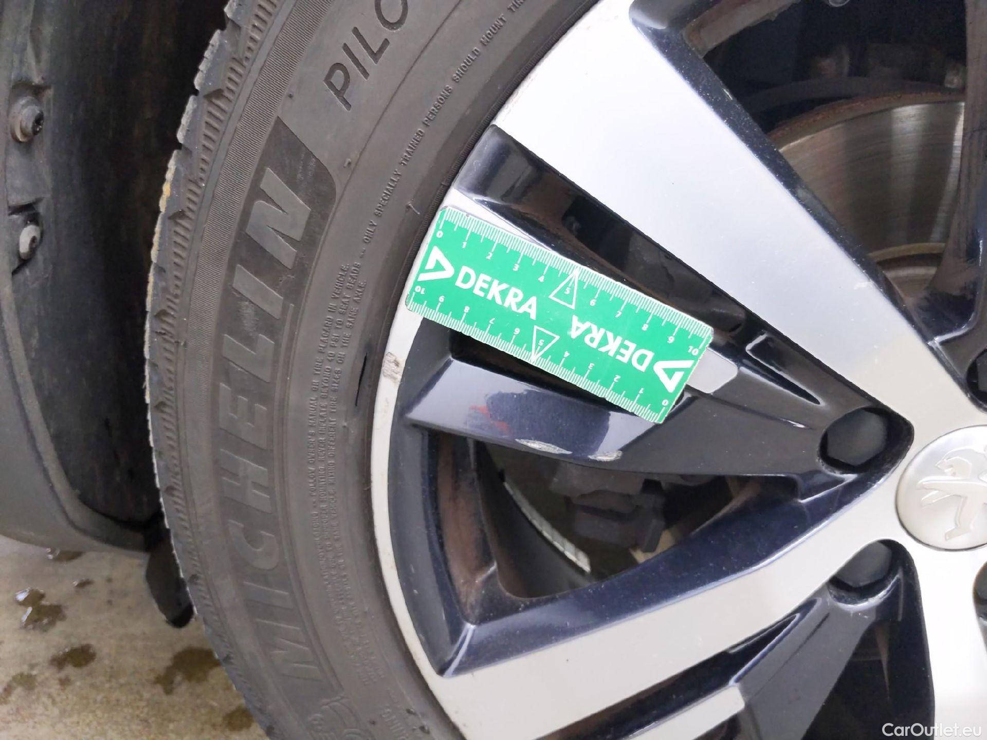  Peugeot  5008  Allure Business 1.5 HDi 130CV BVM6 7 Sieges E6dT #31