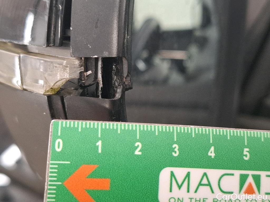  Peugeot  5008 PEUGEOT  2016 5P SUV Puretech 130 ACCESS #46