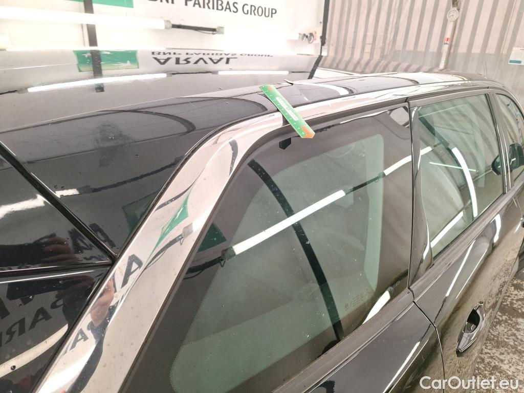  Peugeot  5008 PEUGEOT  2016 5P SUV Puretech 130 ACCESS #42