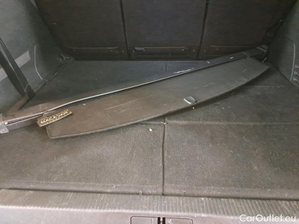  Peugeot  5008 PEUGEOT   2020  5P  SUV BlueHDi 130  EAT8 Allure #3