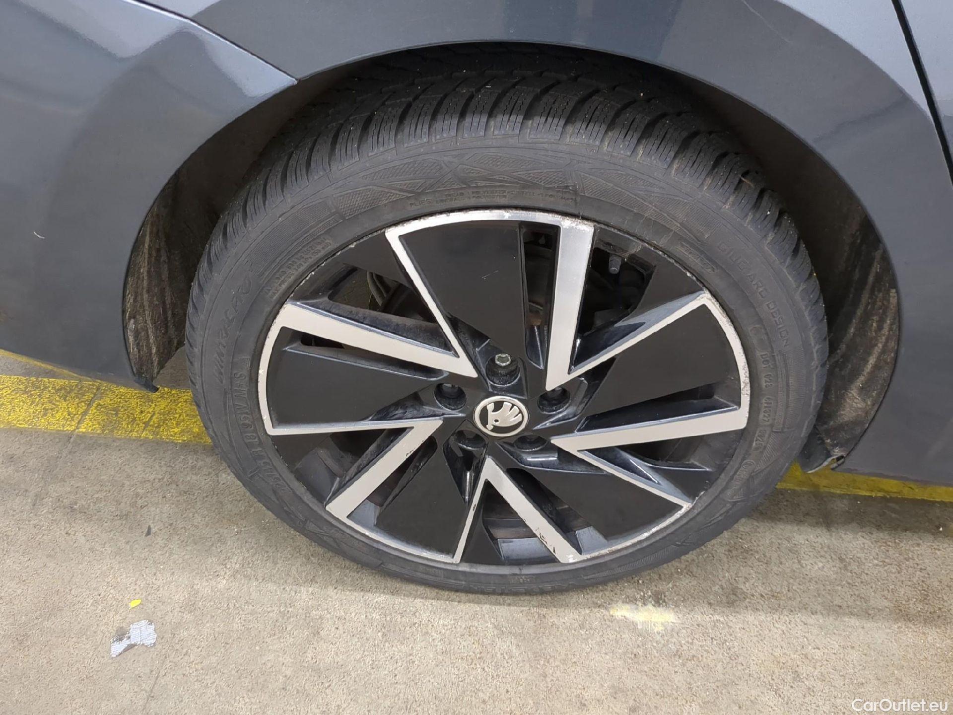  Skoda  Octavia SKODA  Combi / 2020 / 5P / Break 1.4 TSI PHEV iV 204 DSG6e Business #3