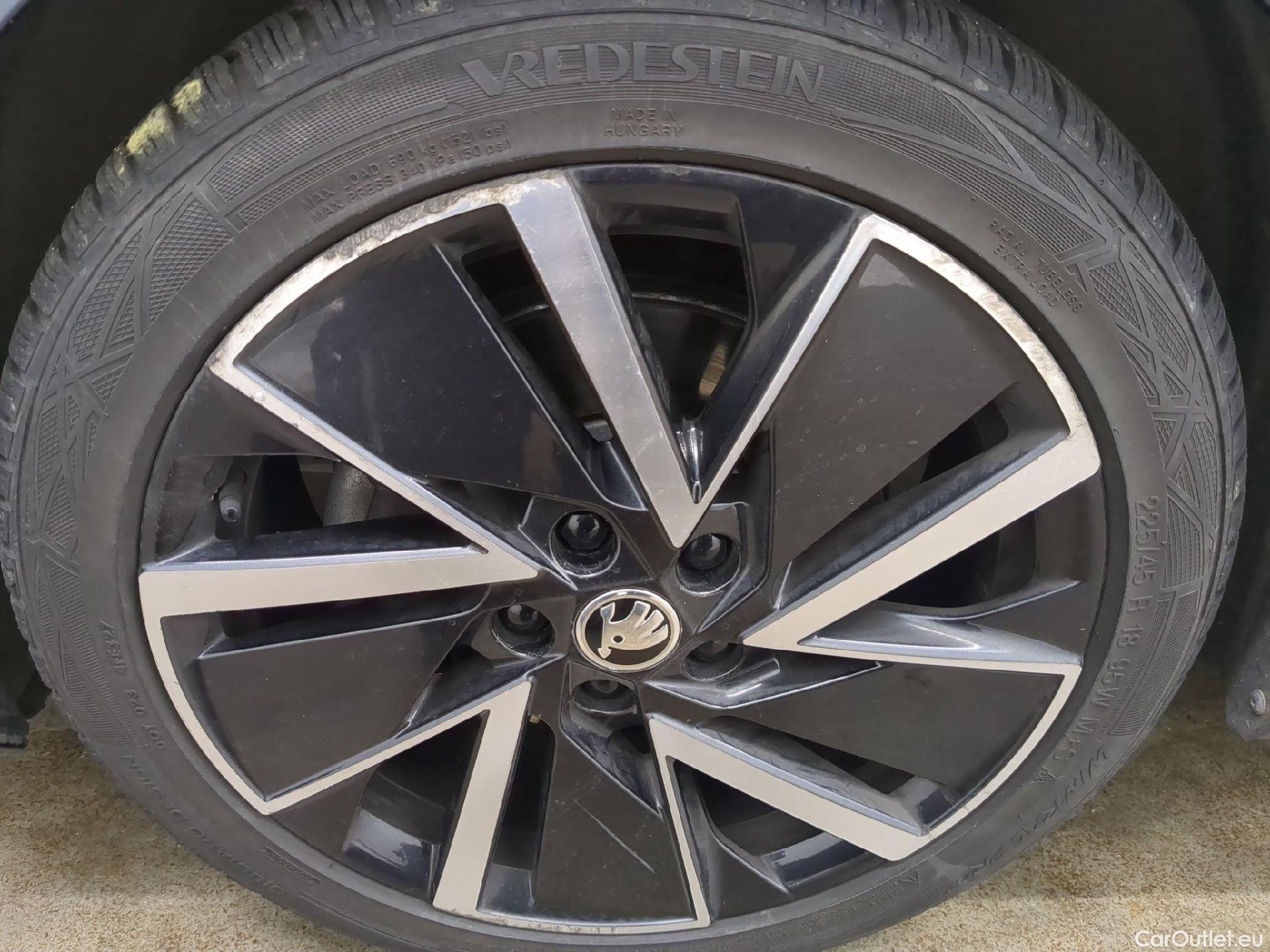  Skoda  Octavia SKODA  Combi / 2020 / 5P / Break 1.4 TSI PHEV iV 204 DSG6e Business #7