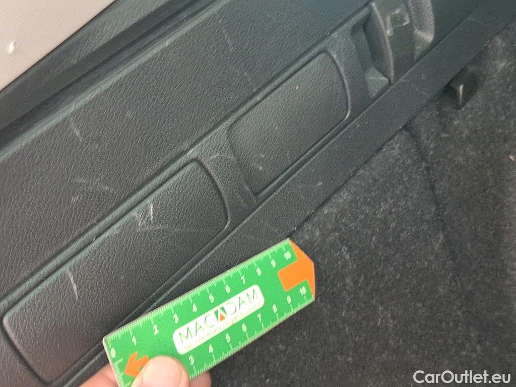  Skoda  Superb SKODA  Combi  2019  5P  Break 20 TDI SCR 150 DSG7 Business #15