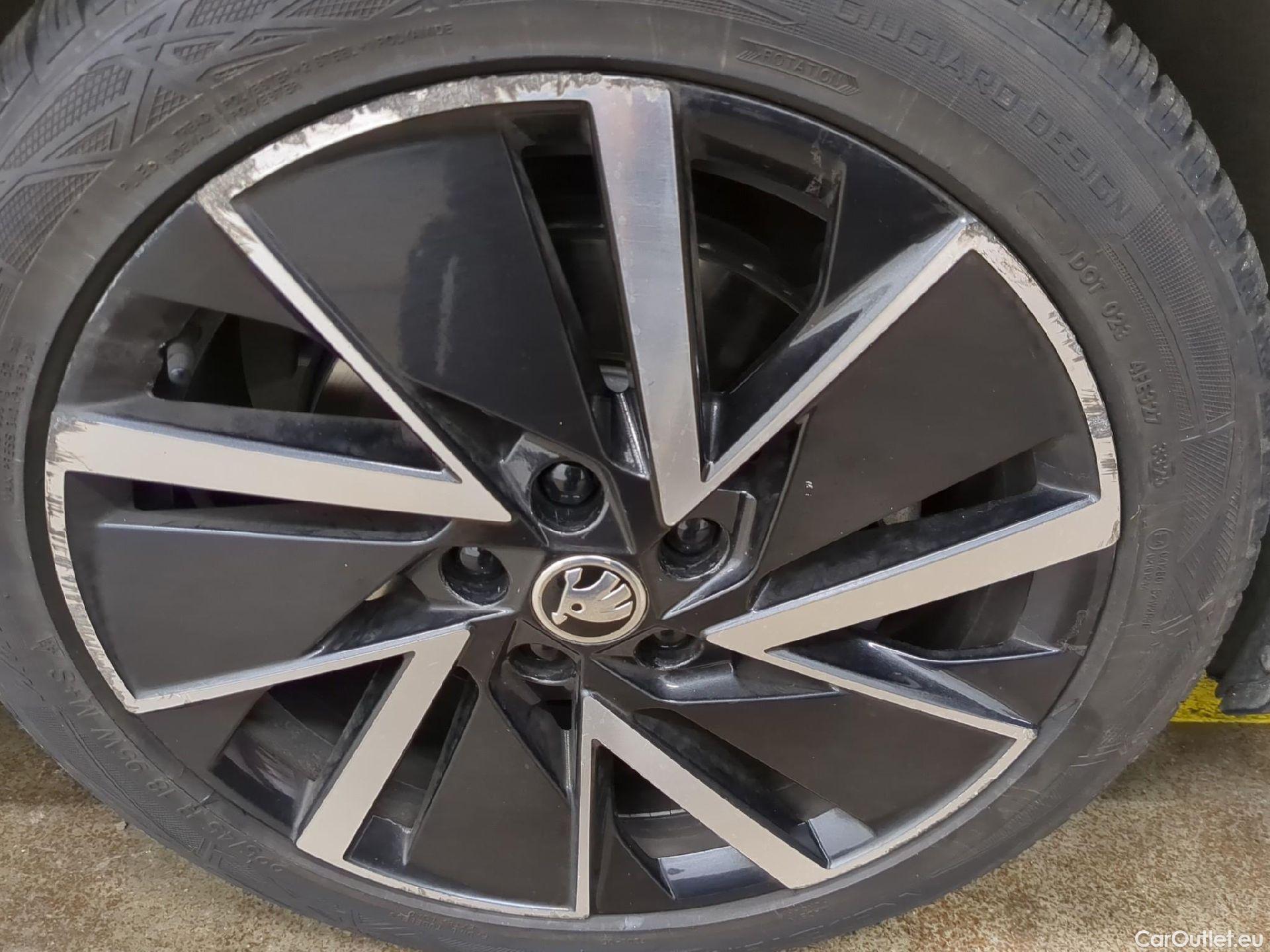  Skoda  Octavia SKODA  Combi / 2020 / 5P / Break 1.4 TSI PHEV iV 204 DSG6e Business #17