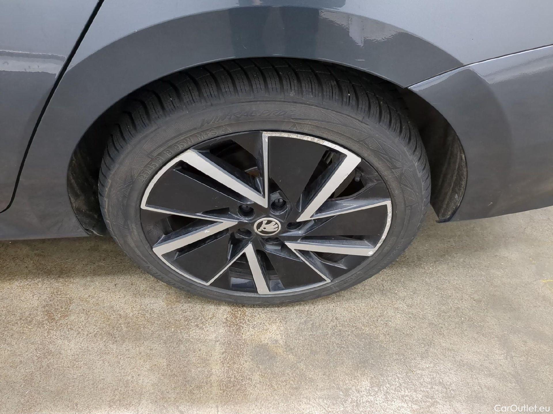  Skoda  Octavia SKODA  Combi / 2020 / 5P / Break 1.4 TSI PHEV iV 204 DSG6e Business #2