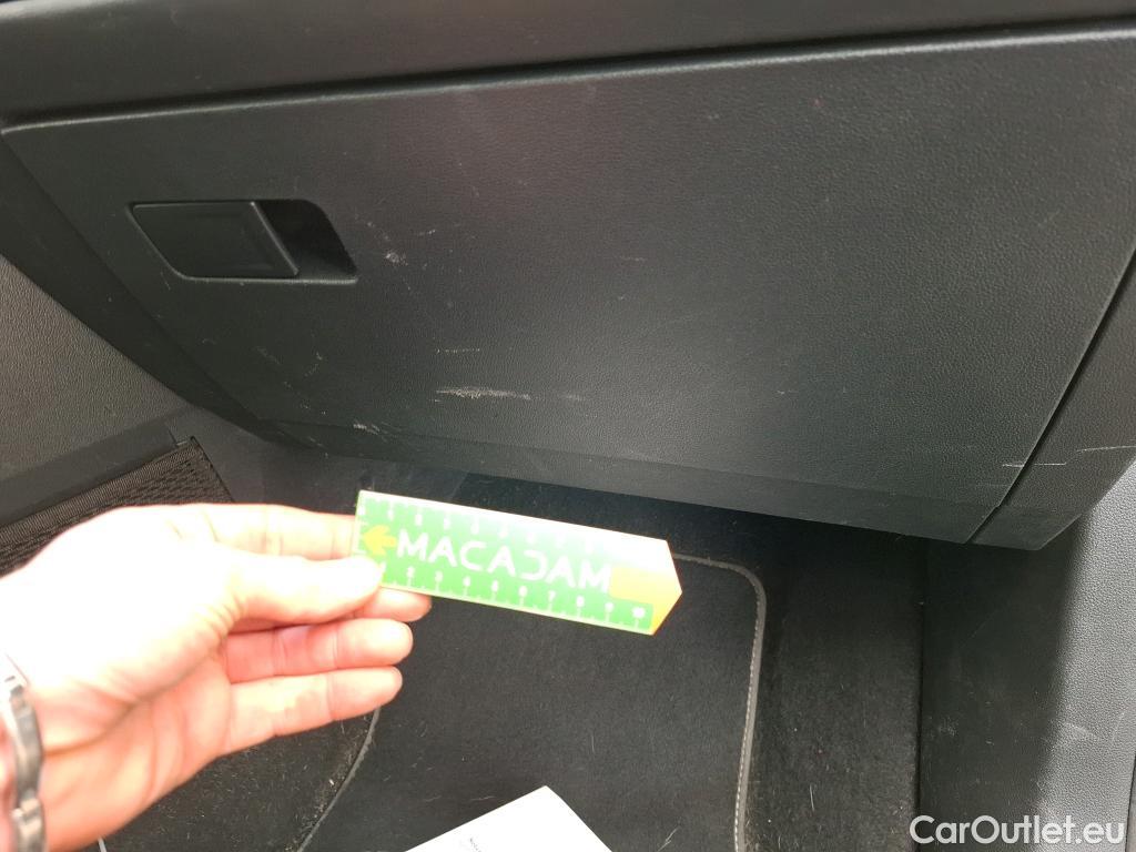  Volkswagen  Golf  VOLKSWAGEN / 2020 / 5P / Berline 2.0 TDI SCR 115 DSG7 Life Busi #34