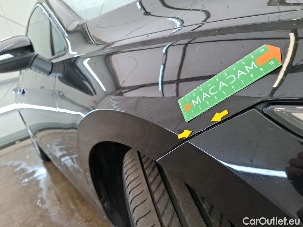  Volkswagen  Golf  VOLKSWAGEN / 2020 / 5P / Berline 2.0 TDI SCR 115 DSG7 Life Busi #36