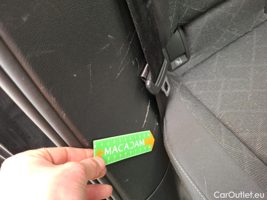  Volkswagen  Golf  VOLKSWAGEN / 2020 / 5P / Berline 2.0 TDI SCR 115 DSG7 Life Busi #32