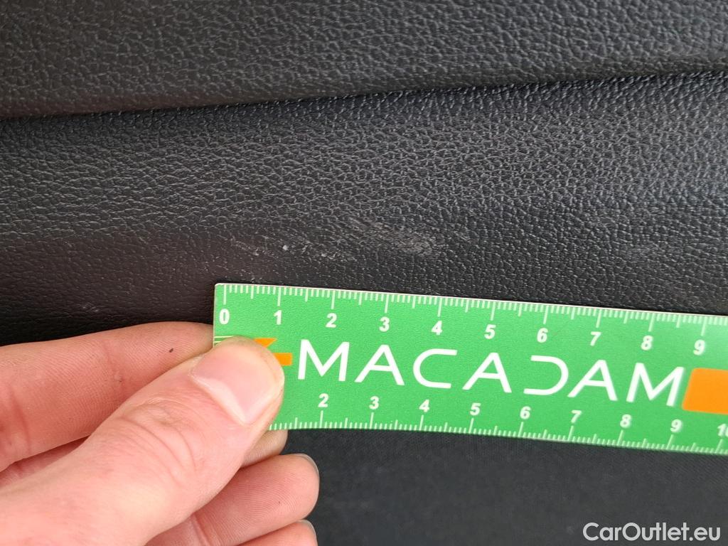  Volkswagen  Golf  VOLKSWAGEN / 2020 / 5P / Berline 2.0 TDI SCR 115 DSG7 Life Busi #27