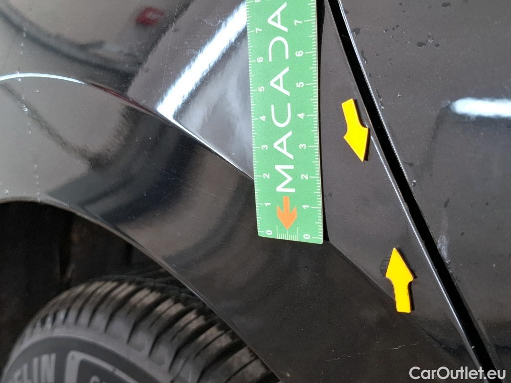  Volkswagen  Golf  VOLKSWAGEN / 2020 / 5P / Berline 2.0 TDI SCR 115 DSG7 Life Busi #40