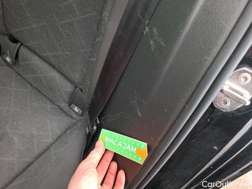  Volkswagen  Golf  VOLKSWAGEN / 2020 / 5P / Berline 2.0 TDI SCR 115 DSG7 Life Busi #24