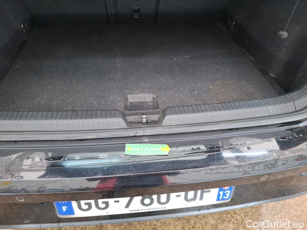  Volkswagen  Golf  VOLKSWAGEN / 2020 / 5P / Berline 2.0 TDI SCR 115 DSG7 Life Busi #16