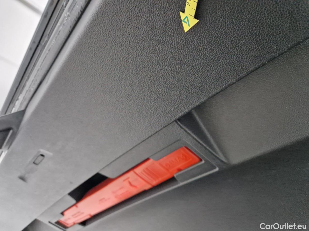  Volkswagen  Golf  2.0 TDI 116HP DSG Life Variant #41