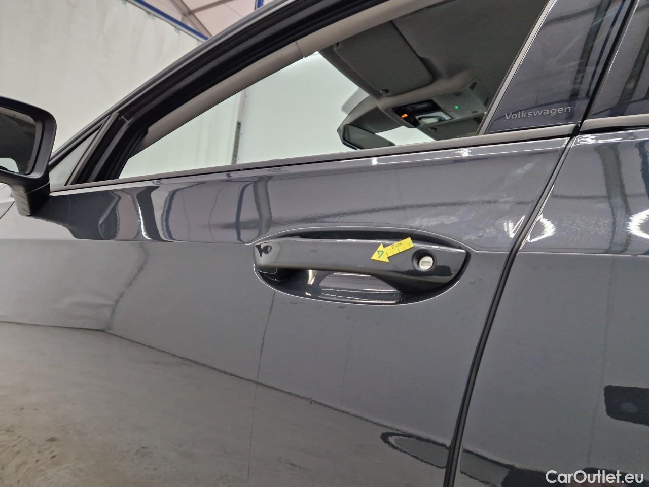  Volkswagen  Golf  2.0 TDI 116HP DSG Life Variant #2