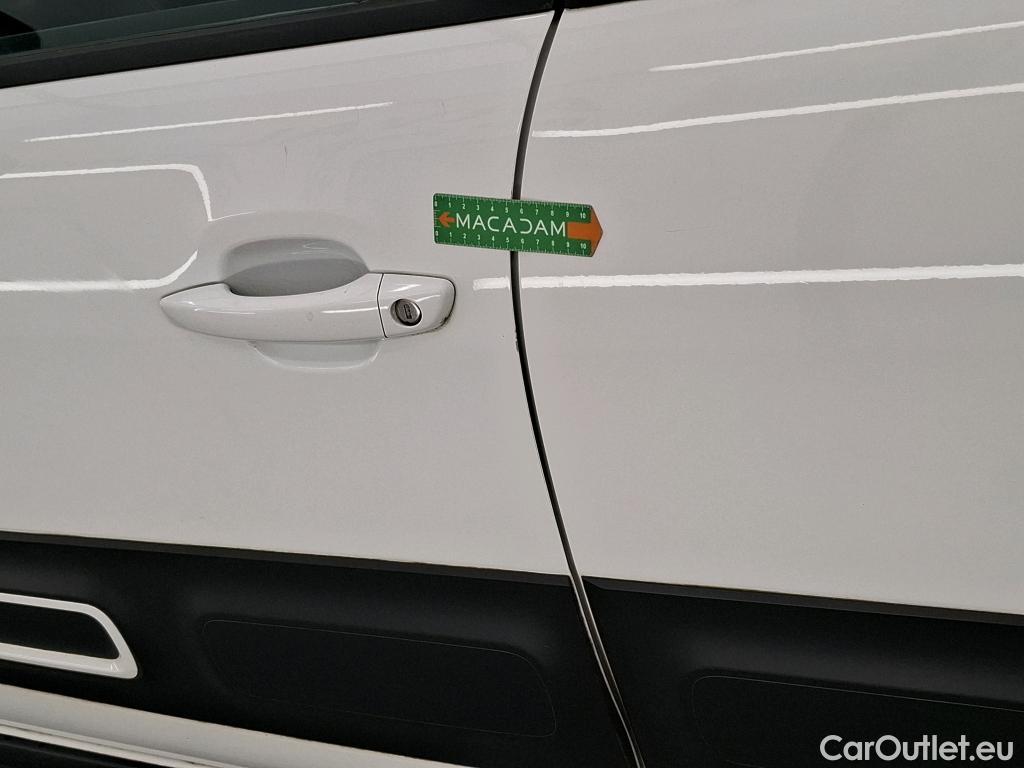  Citroen  C3  Société Feel 1.5 BlueHDI 100CV BVM6 E6d #3