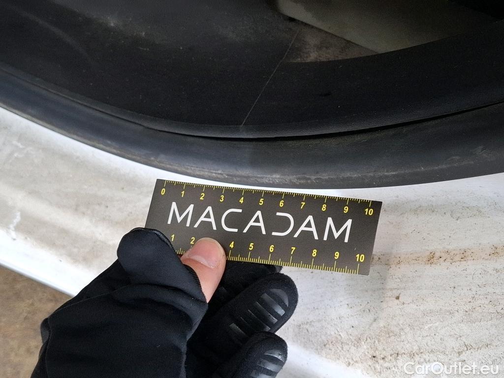  Peugeot  208  Affaire Premium Pack 1.2 80CV BVM5 E6dT #48