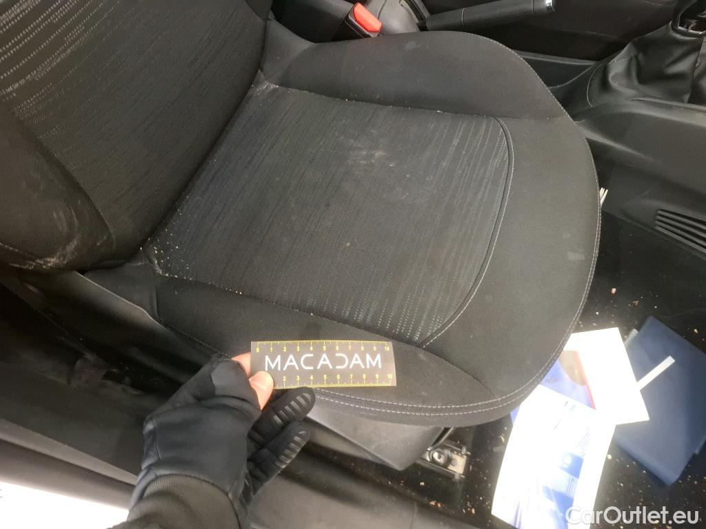  Peugeot  208  Affaire Premium Pack 1.2 80CV BVM5 E6dT #37