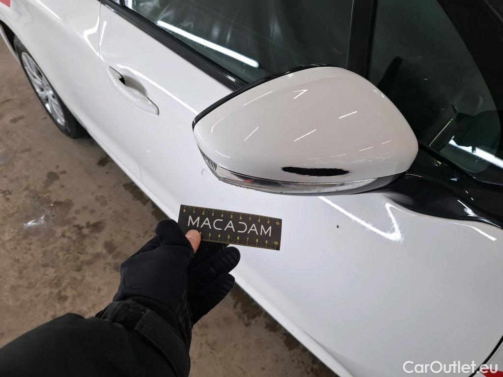  Peugeot  208  Affaire Premium Pack 1.2 80CV BVM5 E6dT #40