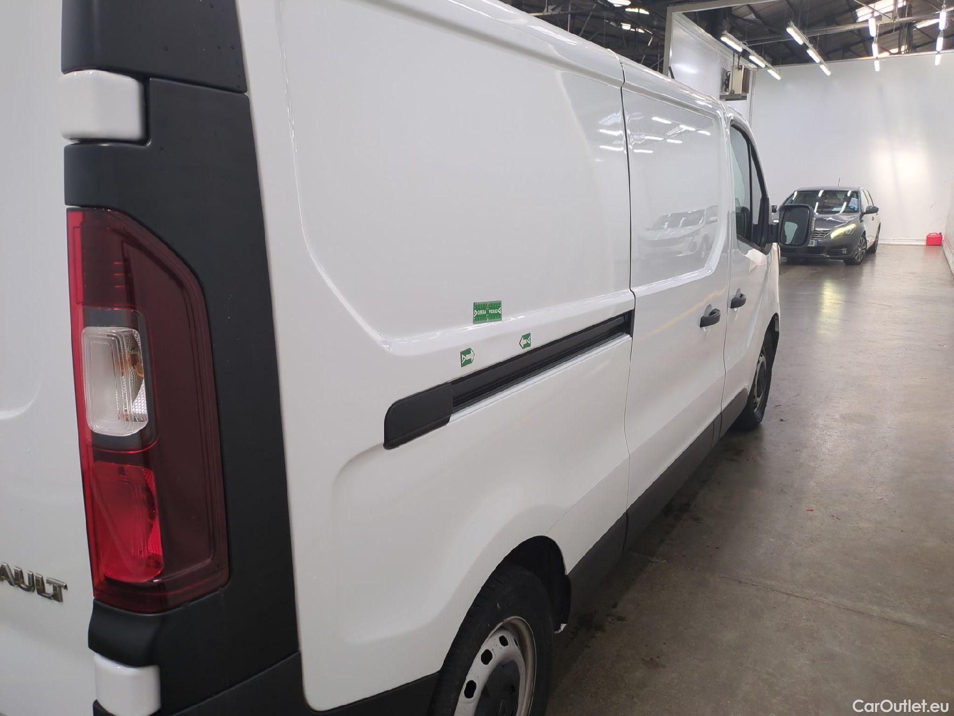  Renault  Trafic  III Fourgon L2H1 3T Confort 2.0 dCi 130CV BVM6 E6d #16