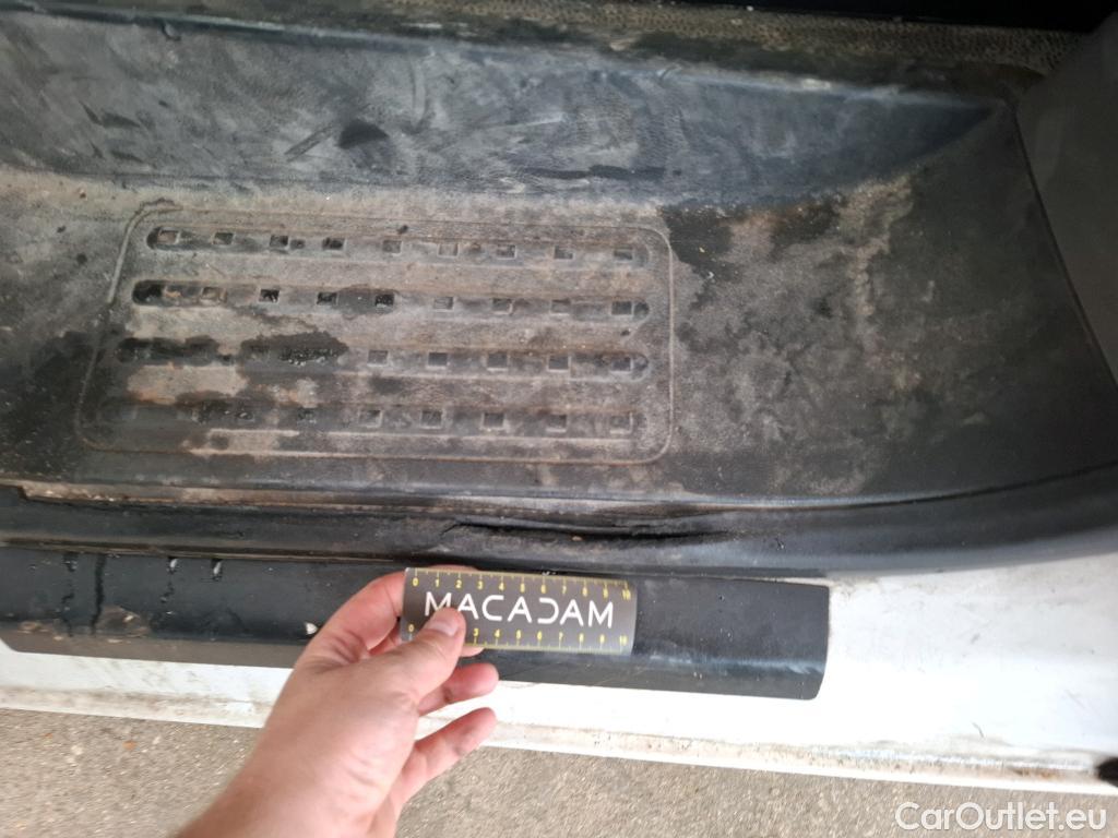  Volkswagen  Transporter VOLKSWAGEN  VU 4p Fourgon 2.0 TDi 110 L2H1 Busi Line Plu #53