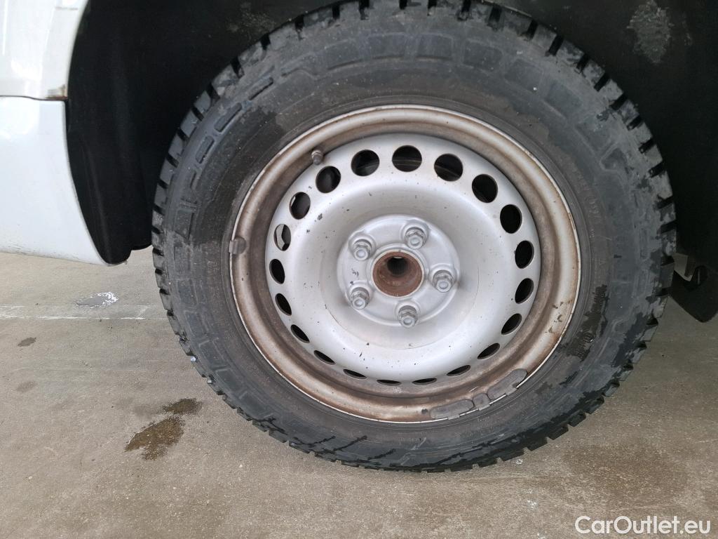  Volkswagen  Transporter VOLKSWAGEN  VU 4p Fourgon 2.0 TDi 110 L2H1 Busi Line Plu #63