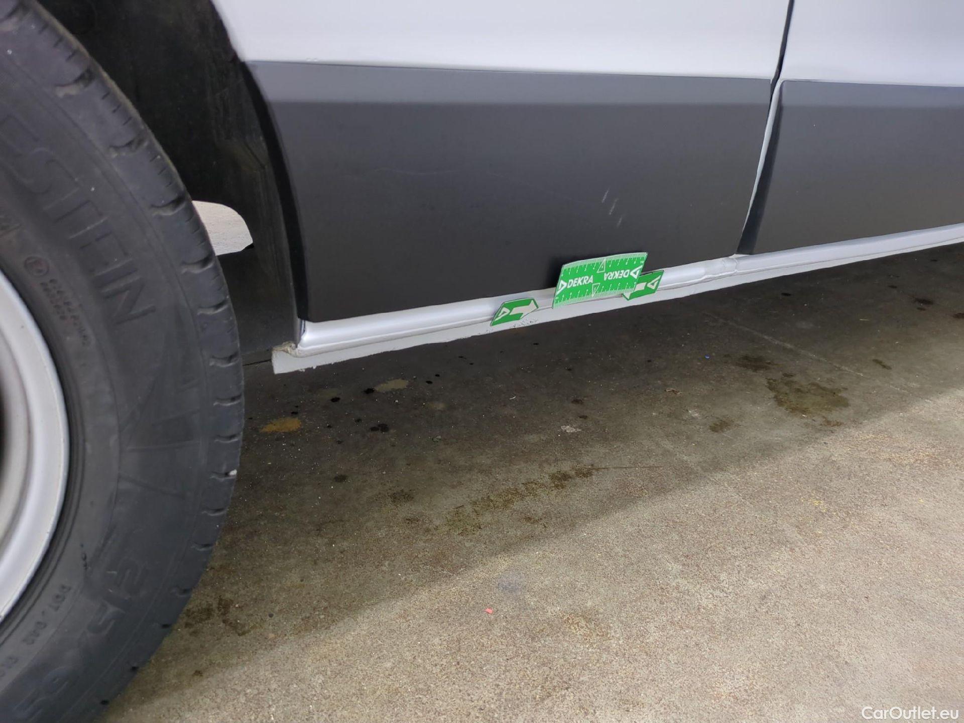  Renault  Trafic RENAULT  / 2021 / 4P / Fourgon tôlé FG GCF L2H1 3T Blue dCi 130 #10