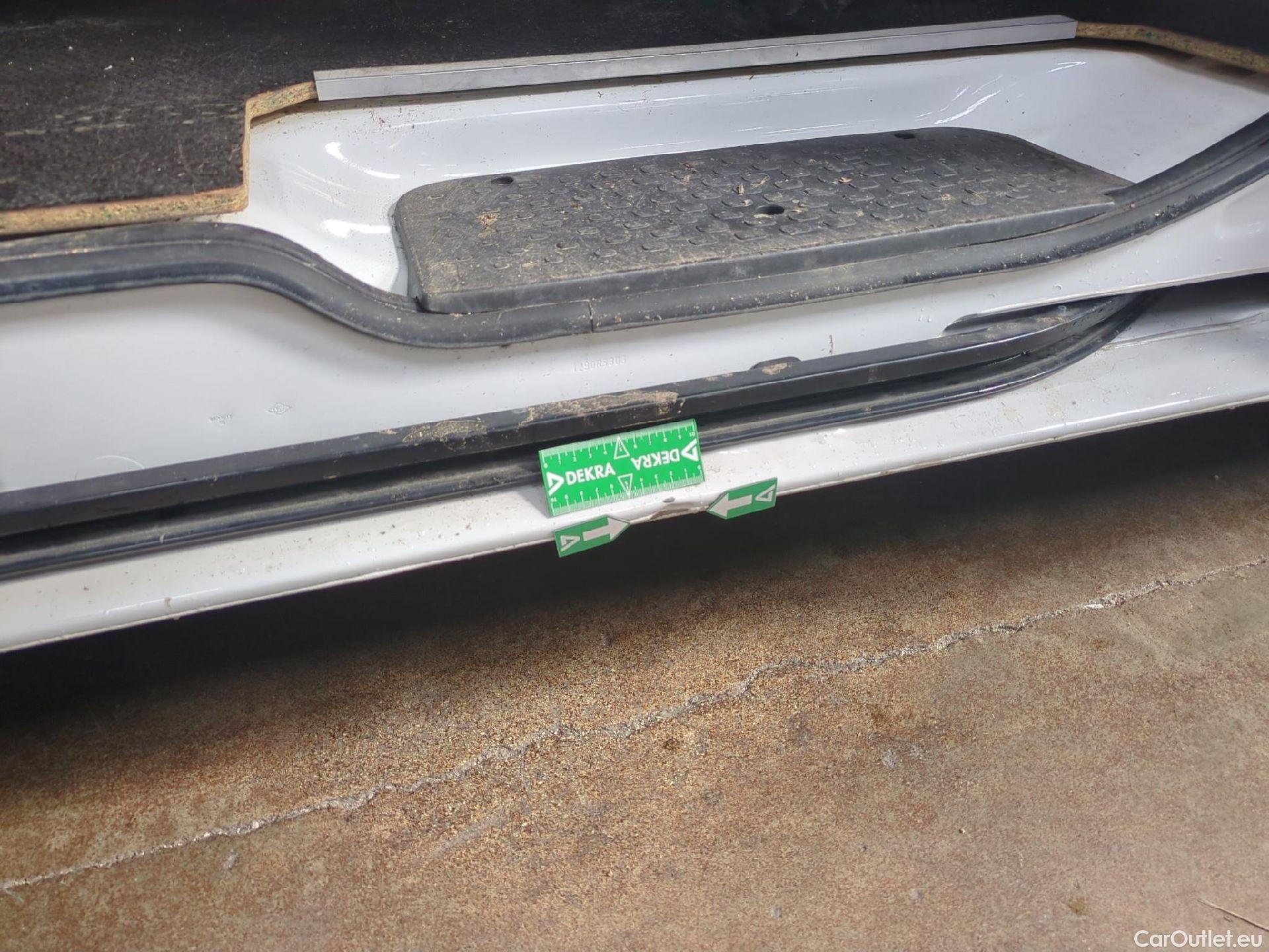  Renault  Trafic  III Fourgon L2H1 3T Confort 2.0 dCi 130CV BVM6 E6d #22