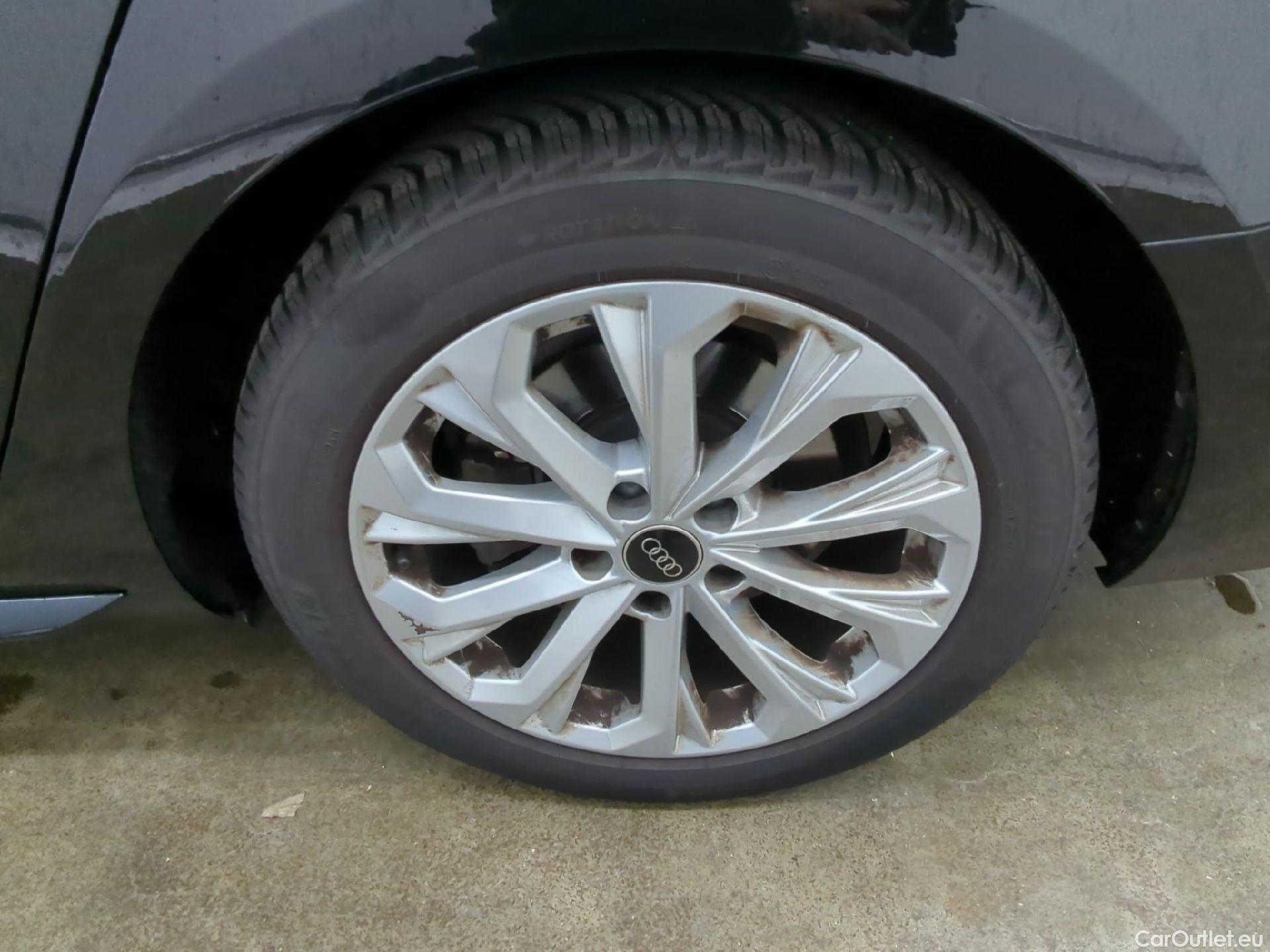  Audi  A4  Avant 35 TFSI Design 2.0 TFSI #3