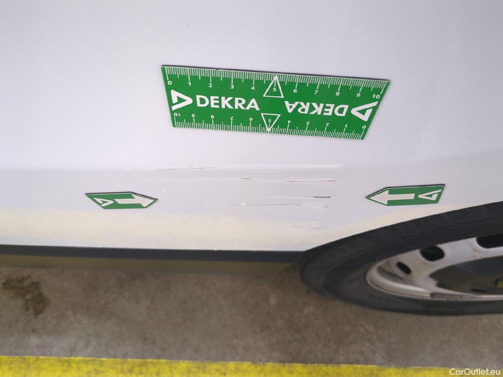  Renault  Trafic  III Fourgon L2H1 3T Confort 2.0 dCi 130CV BVM6 E6d #6