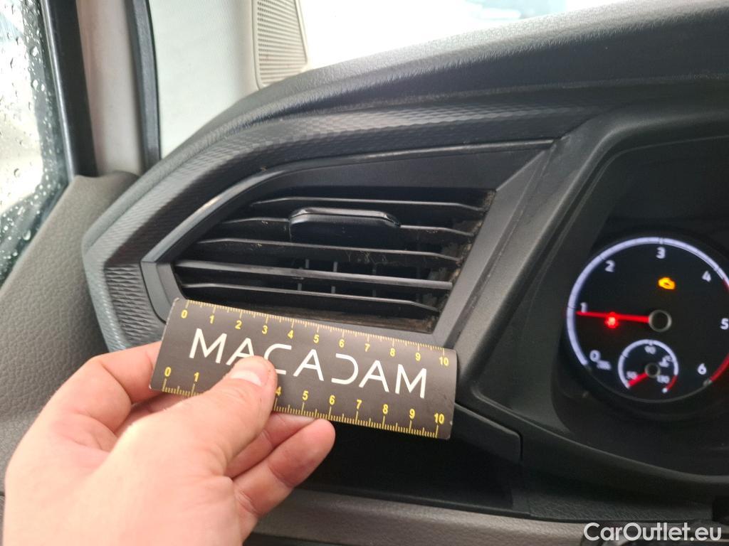  Volkswagen  Transporter VOLKSWAGEN  VU 4p Fourgon 2.0 TDi 110 L2H1 Busi Line Plu #60