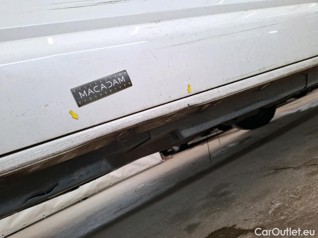  Volkswagen  Transporter VOLKSWAGEN  VU 4p Fourgon 2.0 TDi 110 L2H1 Busi Line Plu #40