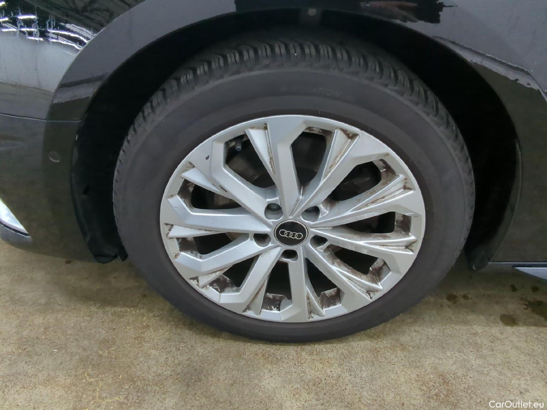  Audi  A4  Avant 35 TFSI Design 2.0 TFSI #2