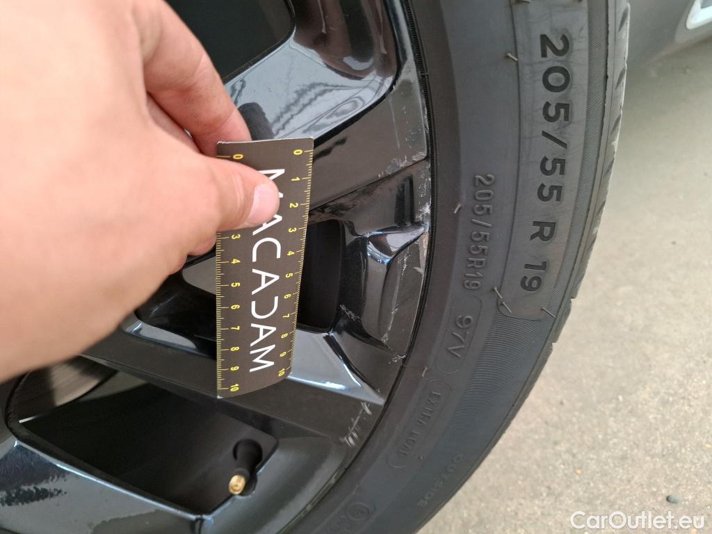  Citroen  C5  Aircross Shine Pack 1.6 PureTech 180CV BVA8 E6d #5