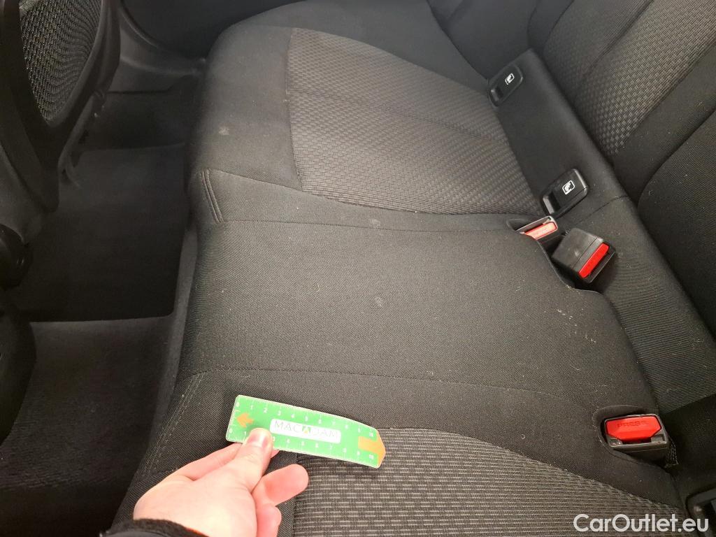  Bmw  Serie 1 BMW Série 1 / 2019 / 5P / Berline 116i DKG7 Business Design #21