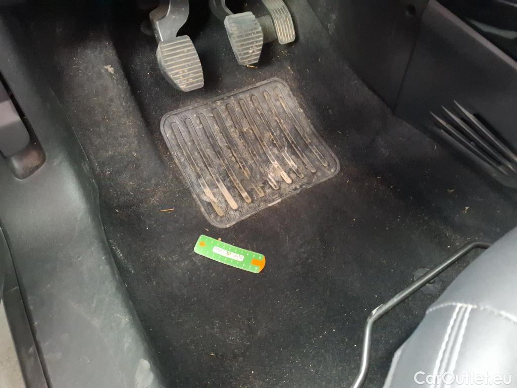  Peugeot  2008  Allure Business 1.2 PureTech 130CV BVM6 E6dT #17