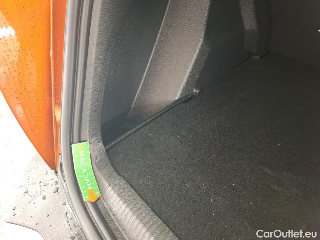  Peugeot  2008  Allure 1.5 HDi 130CV BVA8 E6d #17