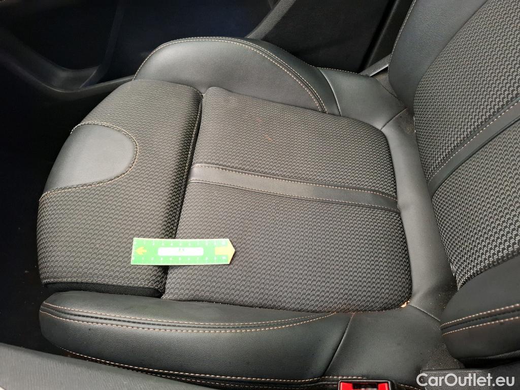  Peugeot  3008  II GT 1.2 PureTech 130CV BVA8 E6d #19