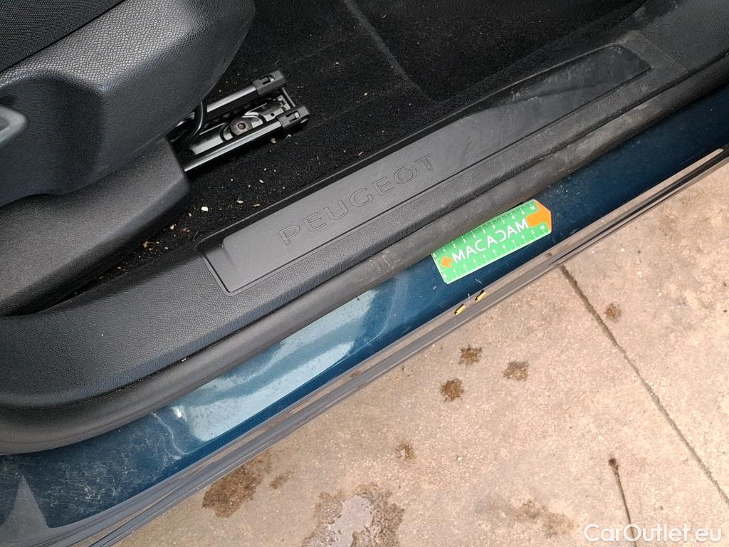  Peugeot  3008  Allure 1.5 HDi 130CV BVA8 E6d / VO RECONDITIONNE - PHOTOS AVANT RECONDITIONNEMENT #13