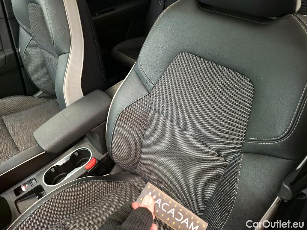  Renault  Captur  II Techno 1.6 E-TECH Hybrid 145CV BVA6 E6d #17