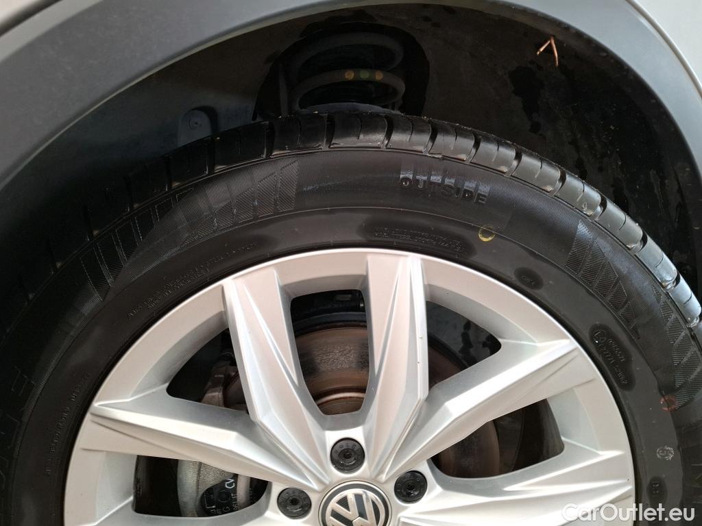  Volkswagen  Tiguan VOLKSWAGEN   2016  5P  SUV 15 TSI 150 EVO DSG7 Carat #5